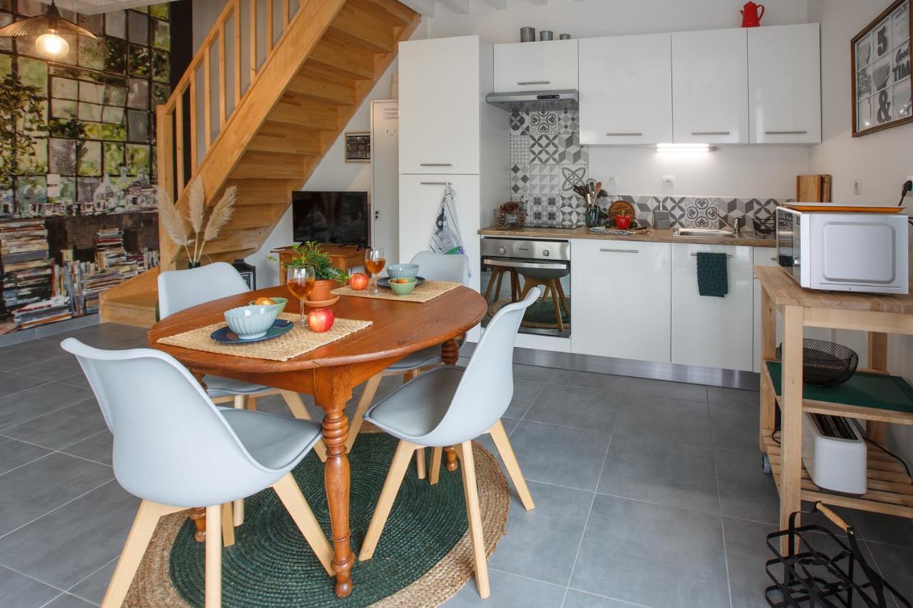 Le Clos Poulain Gîtes pour 2 entre terre et mer Nonant Extérieur photo