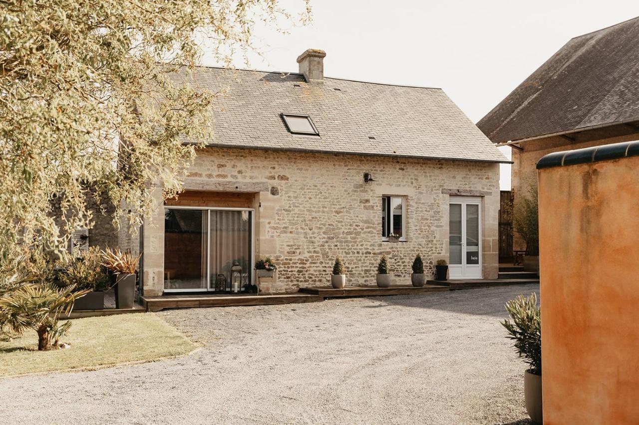 Le Clos Poulain Gîtes pour 2 entre terre et mer Nonant Extérieur photo